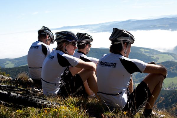 Entspannung auf dem Berg und die Aussicht genießen.